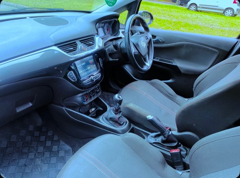 corsa 1.0 litre £20 tax year 12 month mot great runner 