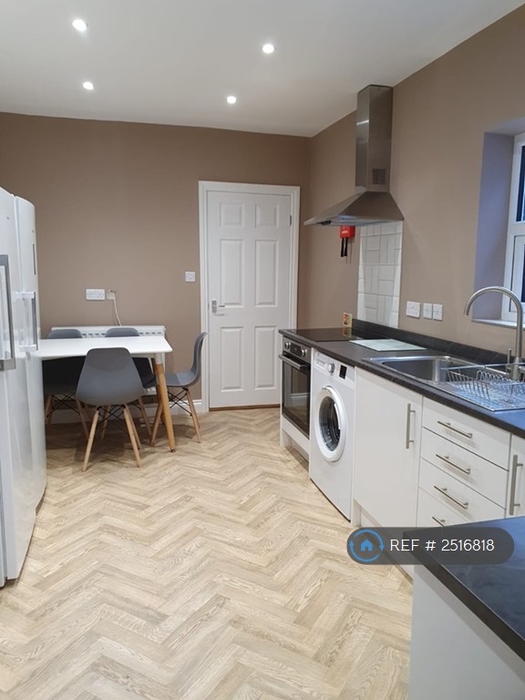 1 bedroom in High Road West, Felixstowe, IP11 (#2516818)