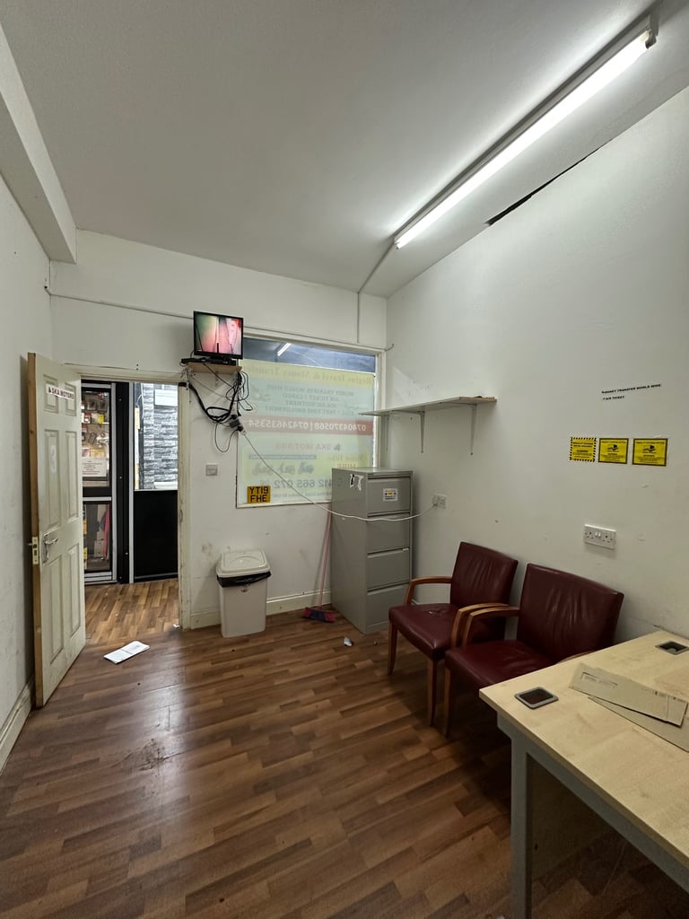🏢 SPACIOUS OFFICE SPACE TO LET – WHITECHAPEL E1 (GROUND FLOOR REAR) 🌟