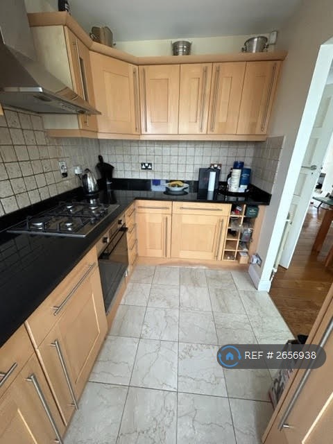 1 bedroom in Garth Road, Morden, SM4 (#2656938)