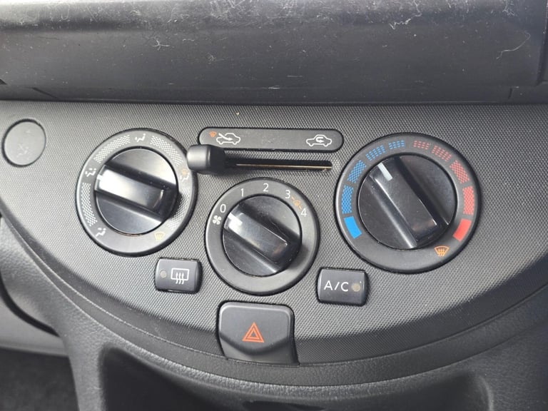 2009 Nissan Note 1.6 16V n-tec Euro 4 5dr MPV Petrol Manual