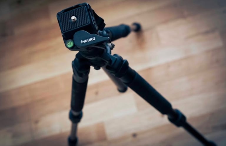 image for Induro CT014 Classic Carbon Fibre Tripod + Induro BHS0 Ball Head