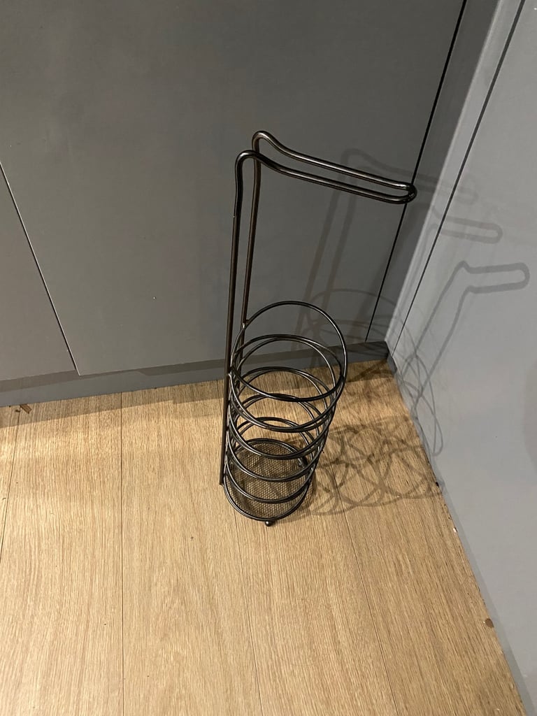image for Free-standing chrome toilet roll holder - £5 (Wallisdown)