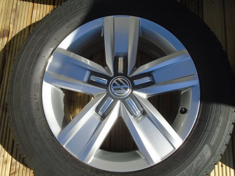4 X DEVONPORT VOLKSWAGEN TRANSPORTER WHEELS & TYRES 215/235 60 17inch ALL TYRES VIRTUALLY NEW.