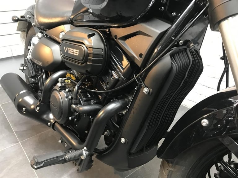 KEEWAY RKV 125 C, 2024/73, 1336 MILE IN BLACK - LEARNER LEGAL