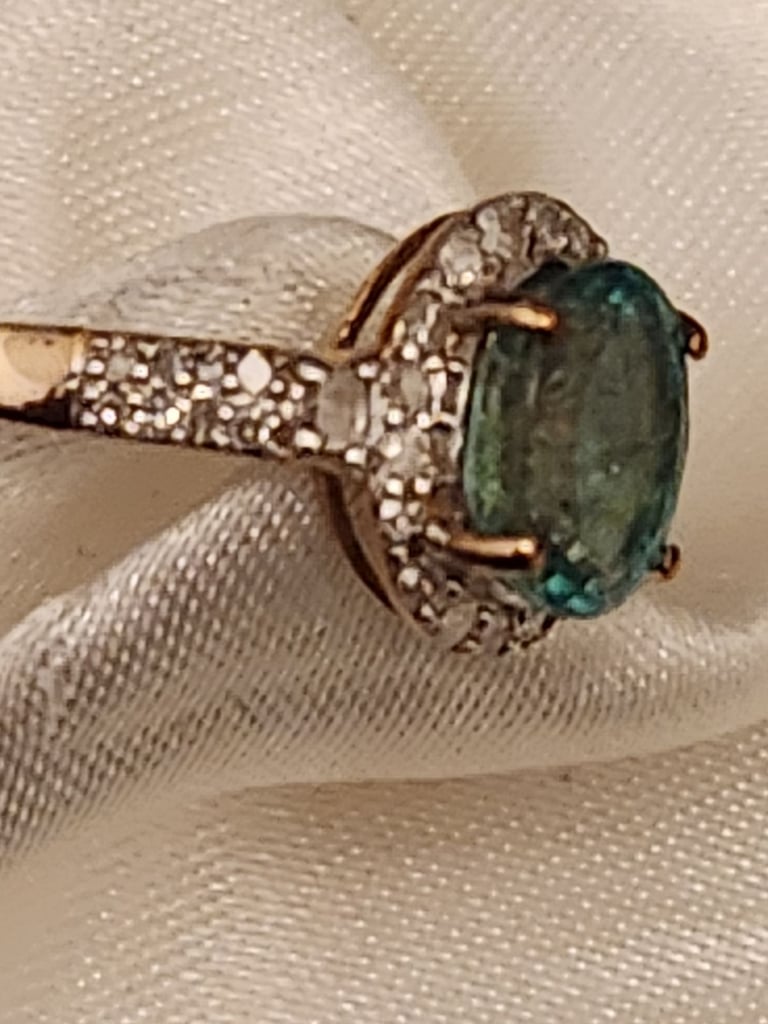 Brand New 9Ct Gold Ring Size T Kagen Zambian Emerald 8x6 New   Emerald 8x6 