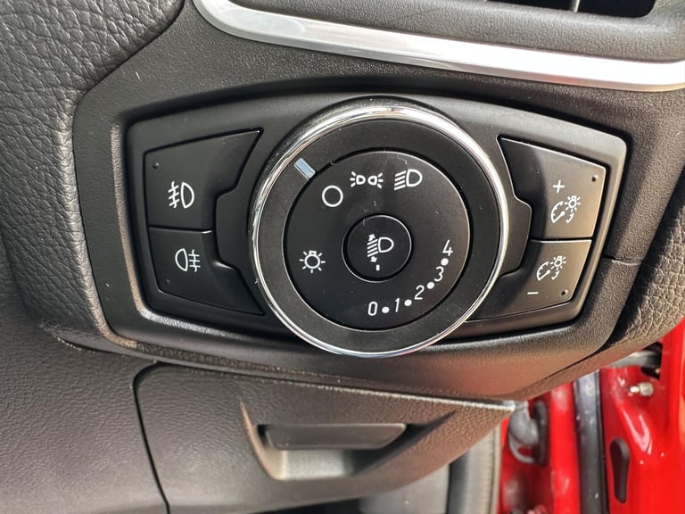 2014 Ford Focus 1.0T EcoBoost Zetec Navigator Hatchback 5dr Petrol Manual Euro 5 (s/s) (125 Hatch...