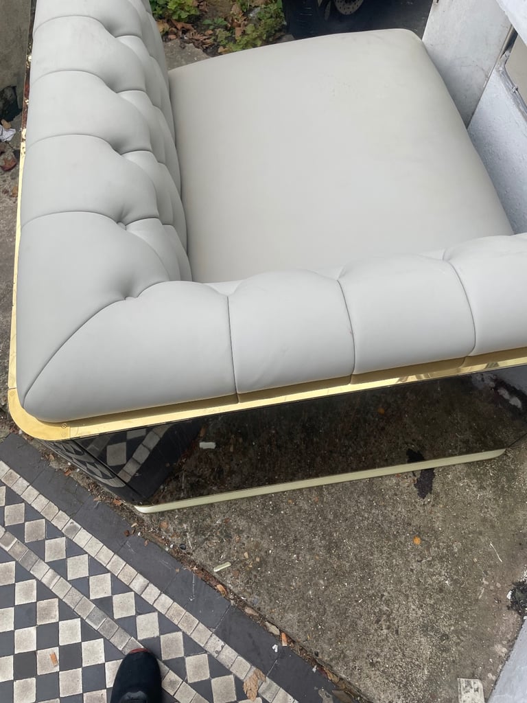 Sofa one piece only ideal for car washing seating/ Salon’s to go ASAP