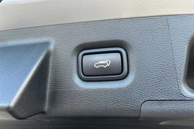 2022 Hyundai Santa Fe 1.6 TGDi Hybrid Premium 5dr 4WD Auto ESTATE PETROL/ELECTRIC Automatic