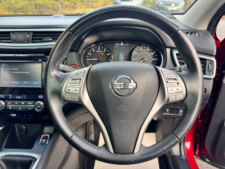 2015 Nissan Qashqai 1.6 DiG-T Tekna [Non-Panoramic] 5dr HATCHBACK Petrol Manual