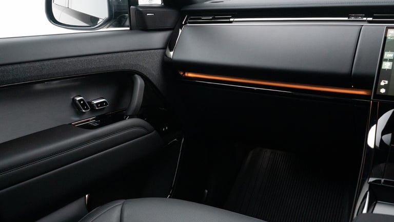 2024 Land Rover Range Rover Sport (24 Reg) 3.0 D300 Dynamic SE (Black Pack) Estate Diesel Automatic