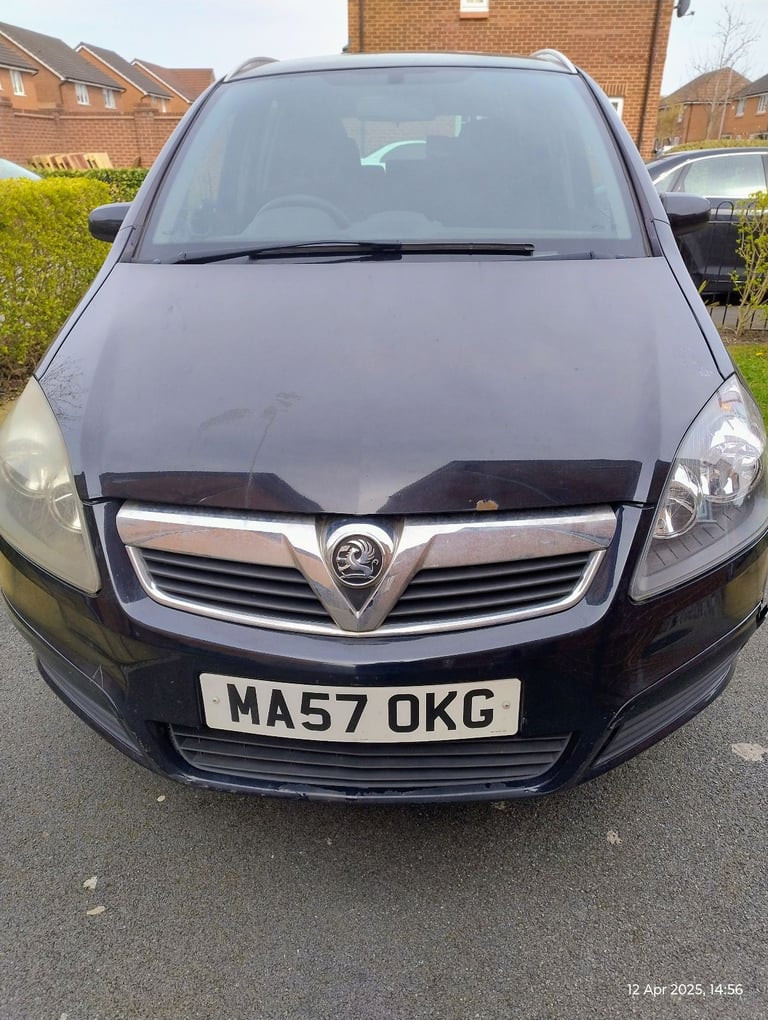 7 seater Zafira