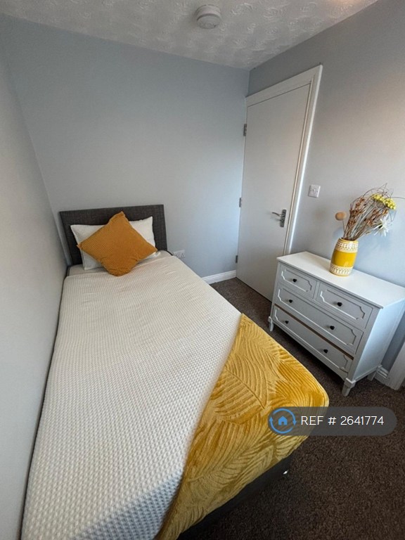 image for 1 bedroom in Gainsborough Road, Corby, NN18 (#2641774)