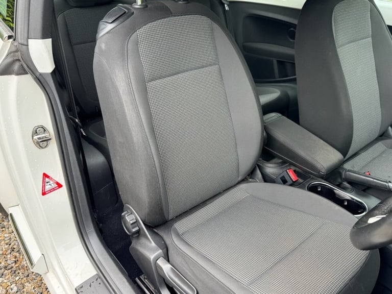 2012 Volkswagen Beetle beetle design tsi s-a Hatchback Petrol Automatic