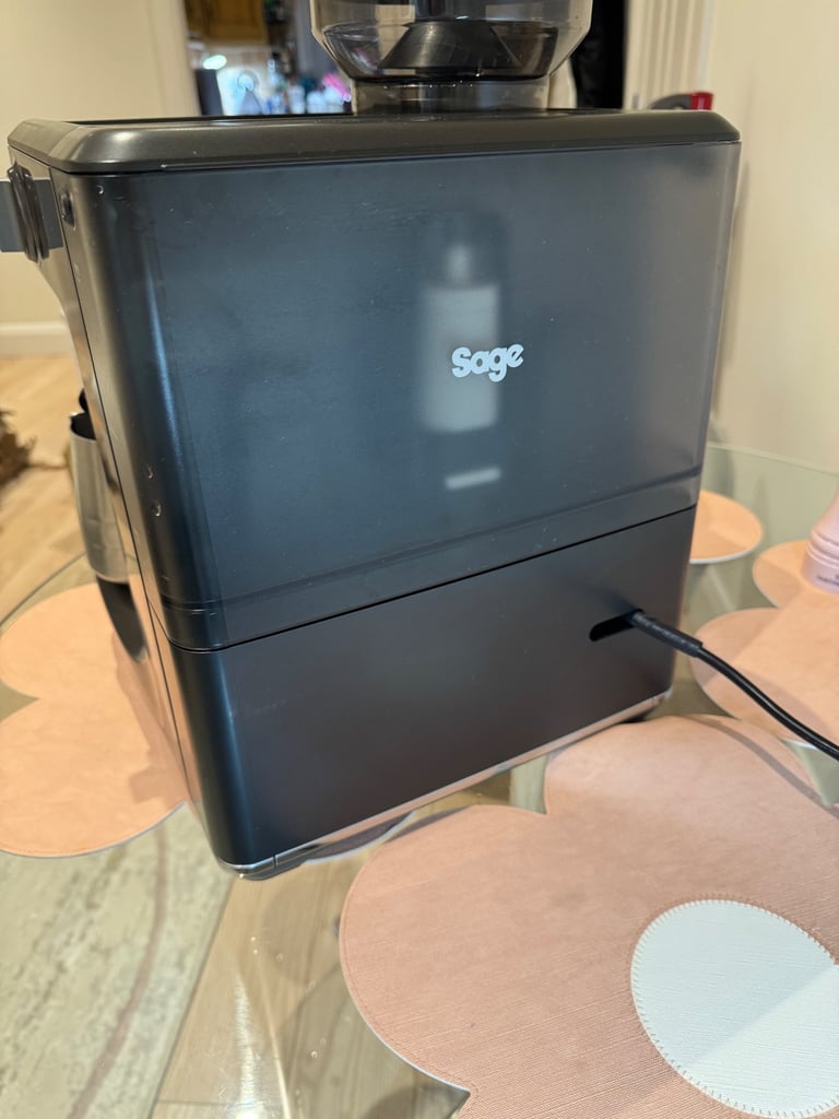 Sage The Barista Express Impress SES876BST Coffee Machine Black Stainless Steel