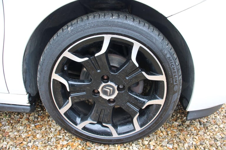 2011 Citroen DS3 1.6 e-HDi Airdream DStyle Plus 3dr HATCHBACK DIESEL Manual