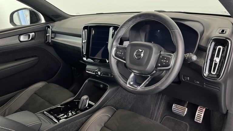 2021 Volvo XC40 R-Design, T3 automatic (Power Tailgate, Rear Park Assist) Estate Petrol Automatic