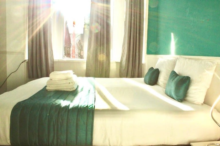 Double Room Ensuite - Blackpool North Train