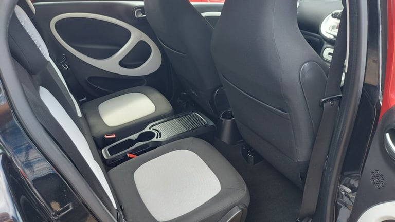 RED SMART FORFOUR 1.0 PASSION FREE TAX ALLOYS BLUETOOTH CRUISE 84K FSH 2015