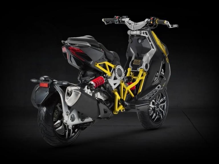 ItalJet Dragster 125cc Naked Sports Automatic Scooter Was £4999 Now £3499