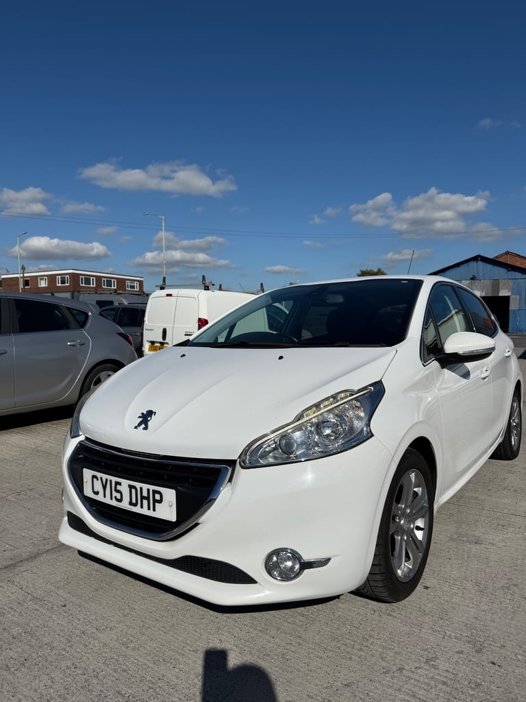 Peugeot, 208, Hatchback, 2015, Manual, 1560 (cc), 5 doors