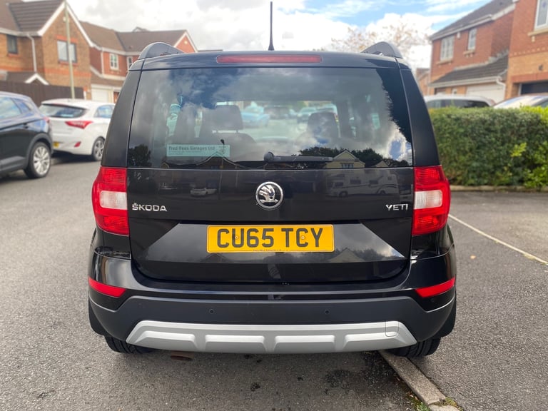 Skoda, YETI OUTDOOR, Hatchback, 2015, Manual, 1197 (cc), 5 doors