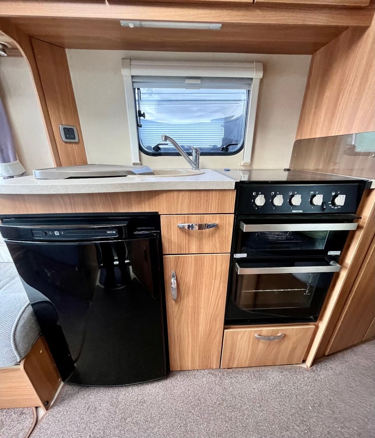 2013 SWIFT ACE VICEROY 4 BERTH CARAVAN IN EXCELLENT CONDITION