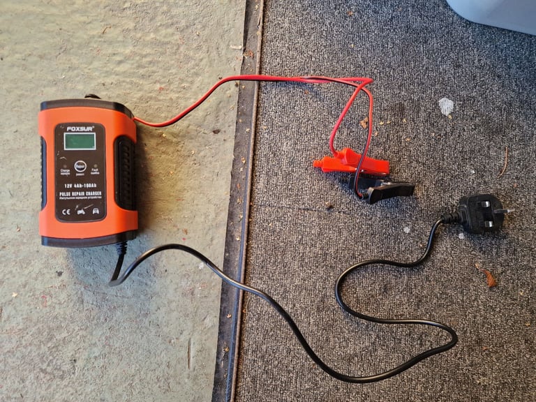 Foxsur 4a car battery charger