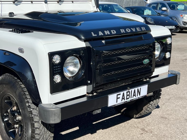 2014 Land Rover Defender 90 XS 2.2 TDCI **Masi Windows - 4 Seater - TentBox**