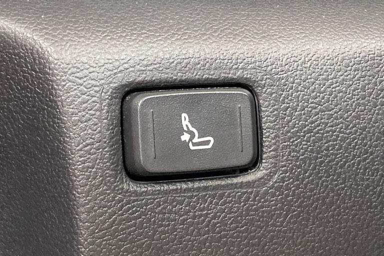 2022 Toyota C-HR 96486 Hatchback Hybrid Automatic