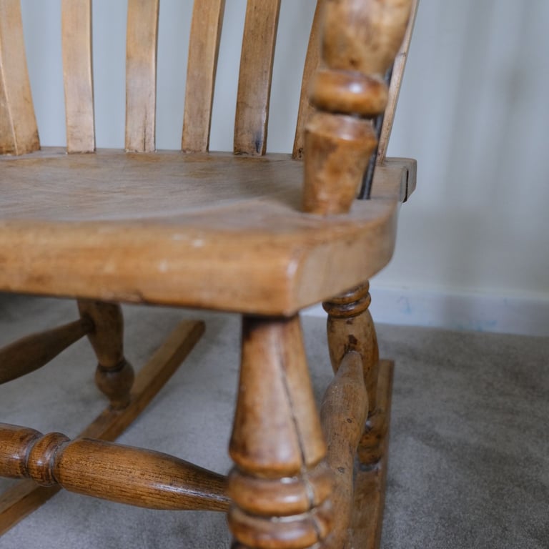 Authentic UK Country Adult Victorian Rocking Chair (c. 1870-1900)