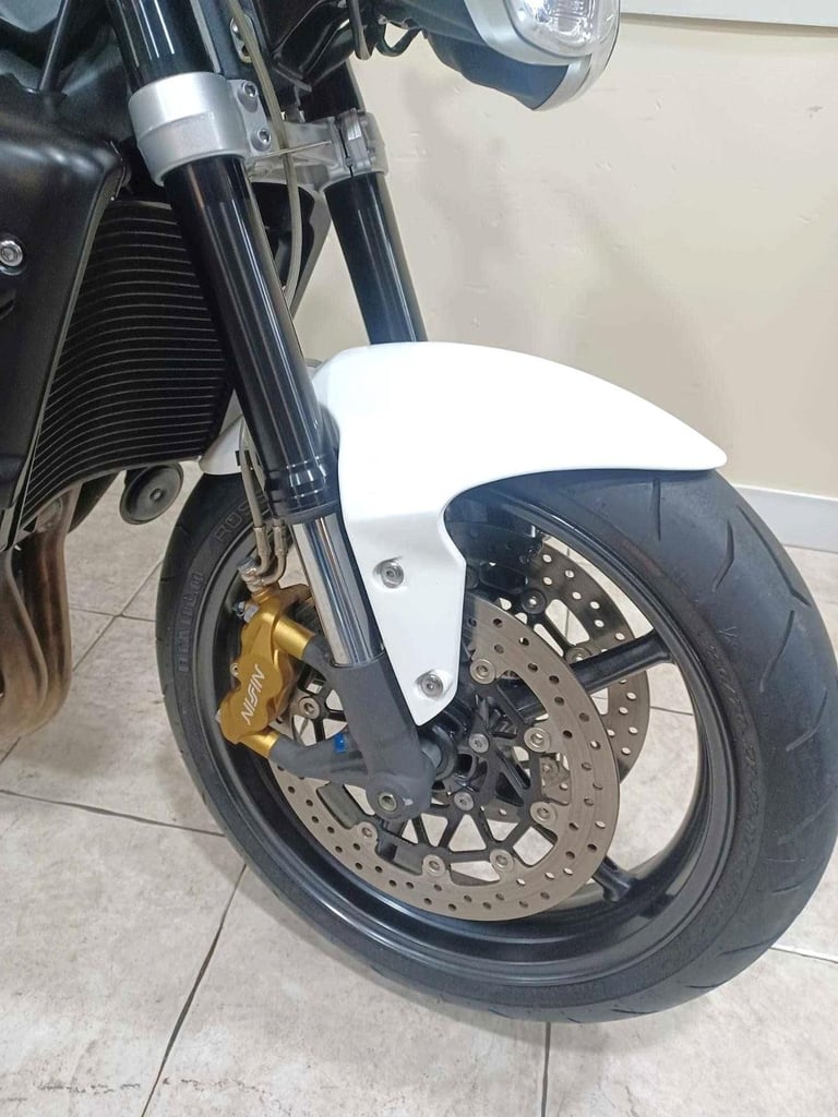 Triumph Street Triple 675-R 61-REG ONLY 411 DRY MILES WITH EXTRAS £5399.OTR