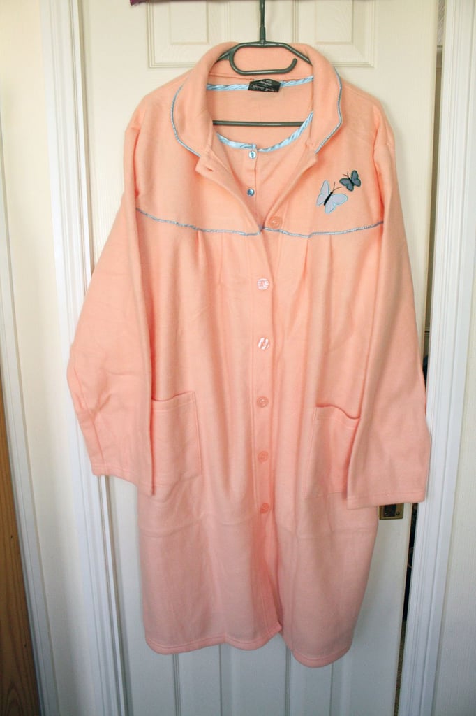 image for NEW Gabriella Vicenge Women's Peach Dressing Gown and Matching Nightie size M