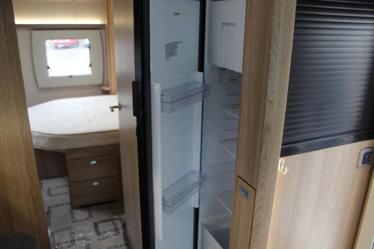 Auto-Trail Tracker RB DIESEL MANUAL 2024/24