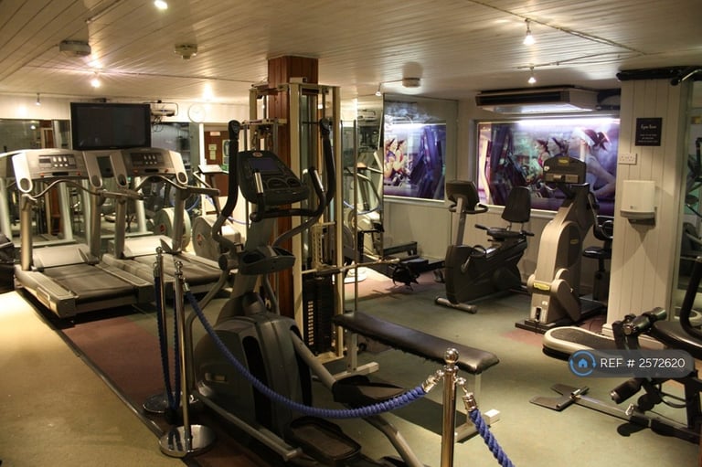 1 bedroom flat in Douglas Avenue, Exmouth, EX8 (1 bed) (#2572620)