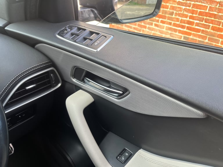 JAGUAR F-PACE R-SPORT 2017 4AWD AUTO