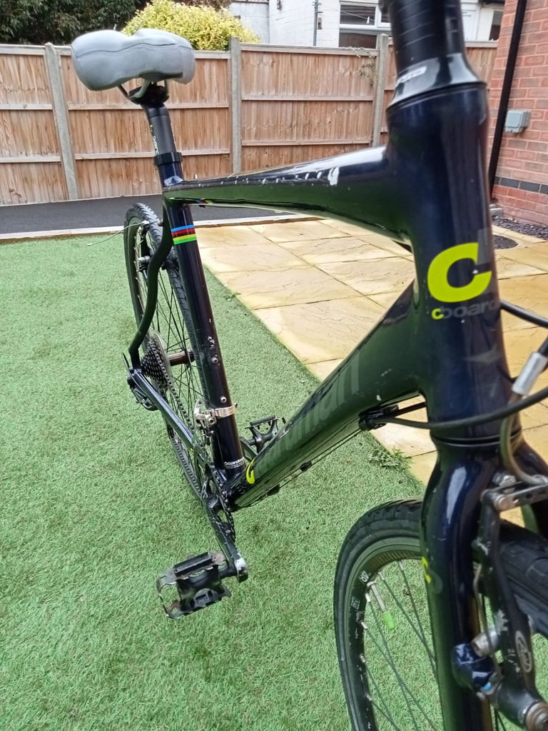 Boardman Aluminium Hybrid Bike.