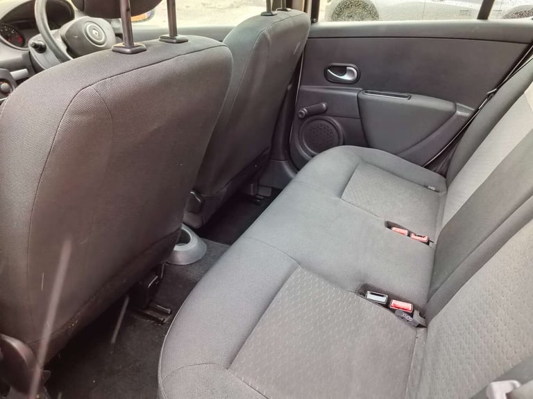 2009 Renault Clio 1.1 Clio Expression 16v 5dr Hatchback Petrol Manual