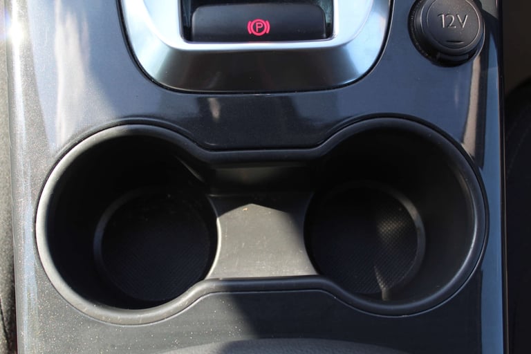 2015 Peugeot 3008 1.6 3008 Active e-HDi Semi-Auto 5dr SUV Diesel Automatic