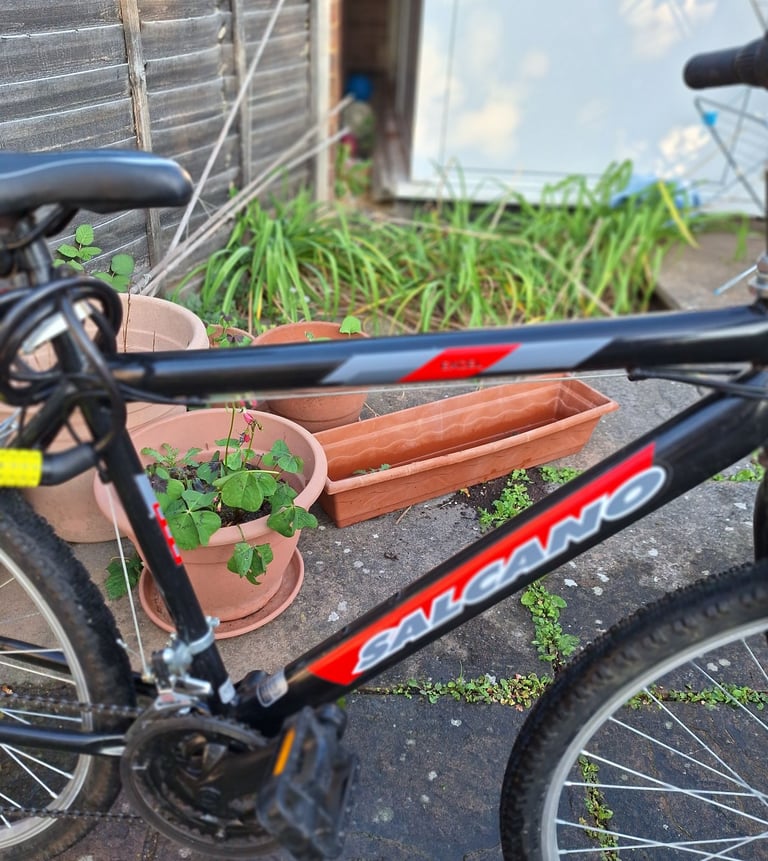 Salcano Excel Mountain Bike for Teenagers and adults.