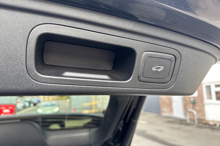 2025 MG MG HS 106287 Hatchback Petrol Automatic