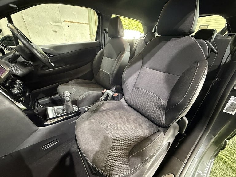 2017 DS Automobiles DS 3 1.2 PureTech Chic Hatchback 3dr Petrol Manual Euro 6 (82 ps) Hatchback P...