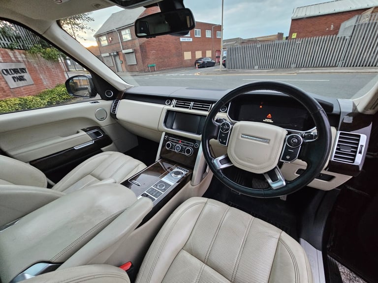 2015 Land Rover Range Rover 4.4 SDV8 Vogue 4dr Auto *** Air Suspension Issue *** ESTATE Diesel Au...