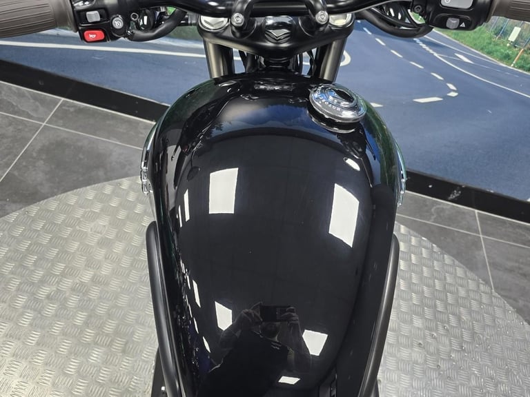 TRIUMPH BONNEVILLE T120