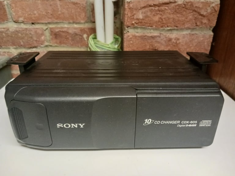 RETRO 90s 10 CD CHANGER RADIO PLAYER