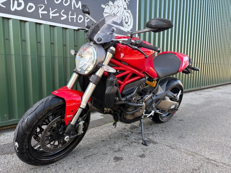 Ducati Monster 821 Red 2014 Termignoni Pipes only 6300 Miles 