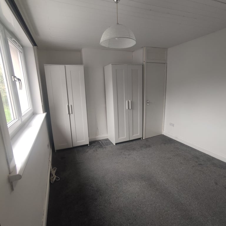 Fantastic 3 bedroom flat for long term tenants 