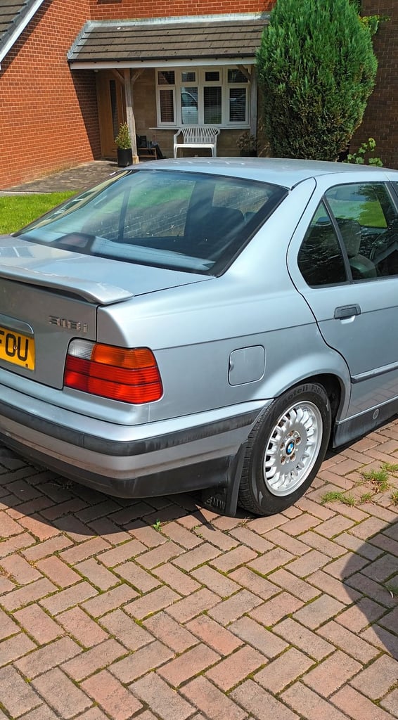 BMW, e36 318i SERIES, Saloon, 1997, Manual, 1796 (cc), 4 doors