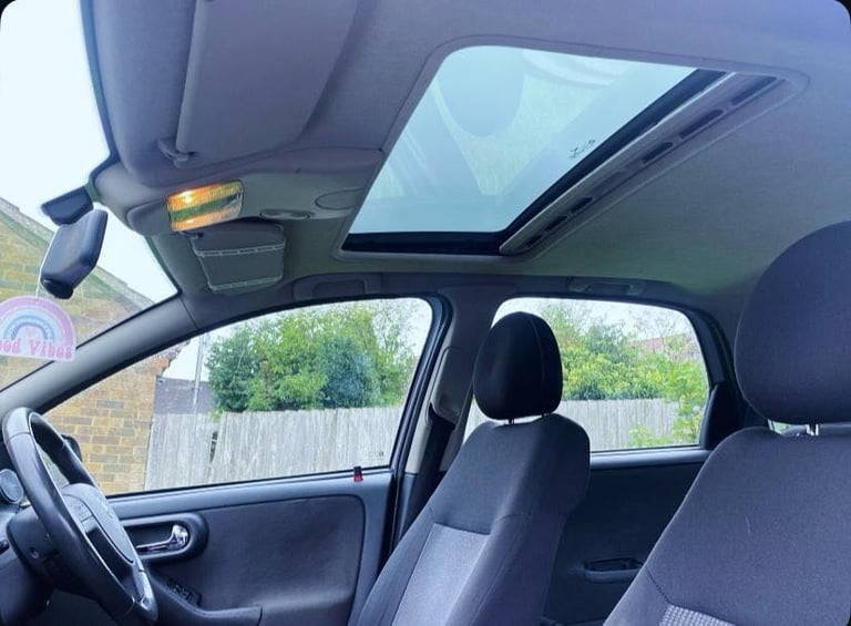 Corsa AUTOMATIC 12Month Mot sunroof good runs 