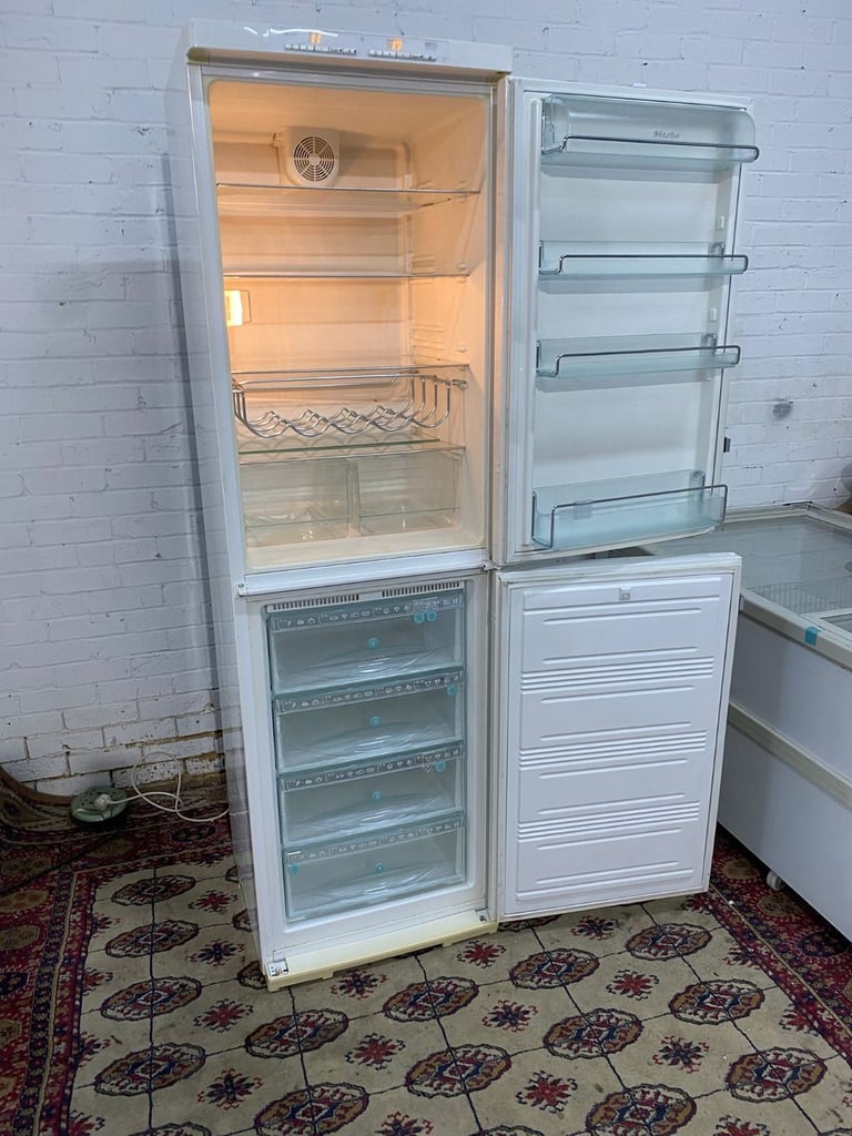 🚚 TopBrand Miele Tall 2M Fridge Freezer